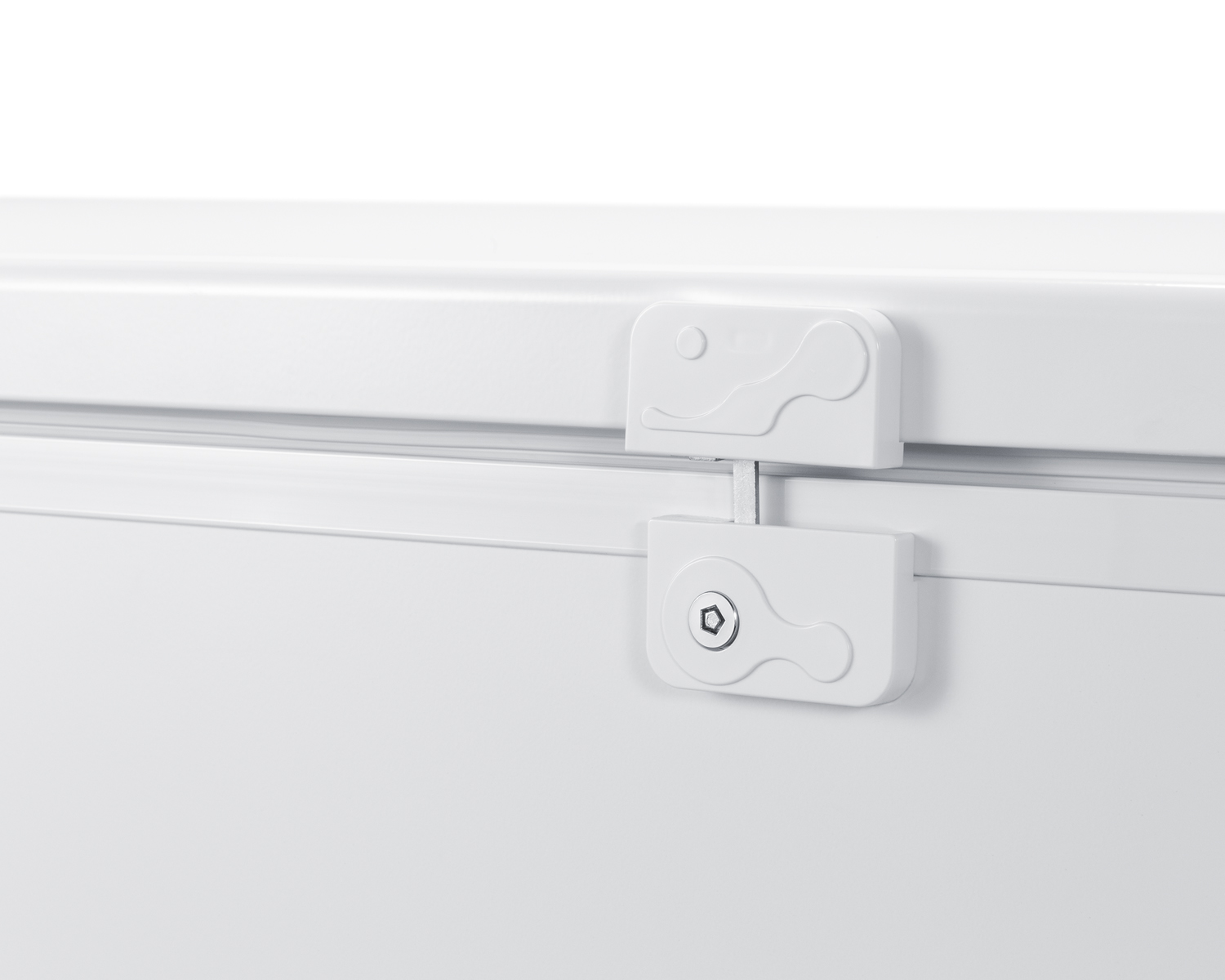 Commercially listed 19.8 cu.ft. manual defrost chest freezer in white with stainless steel corner guards and lock